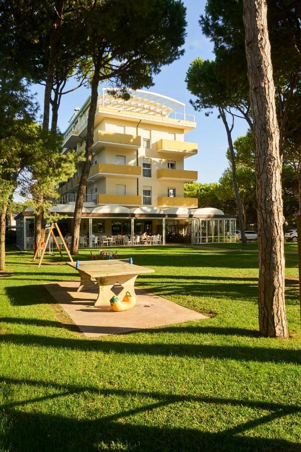 Aparthotel La Pineta Lido di Jesolo Zewnętrze zdjęcie