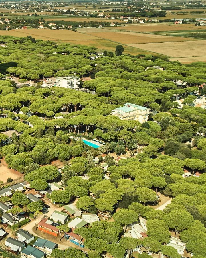 Aparthotel La Pineta Lido di Jesolo Zewnętrze zdjęcie